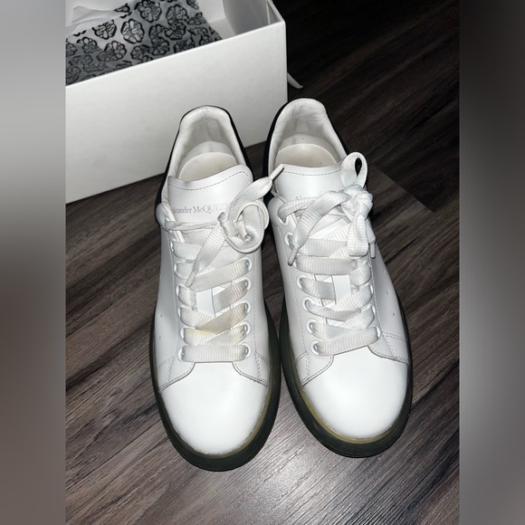 Alexander McQueen sneakers - Picture 2 of 8